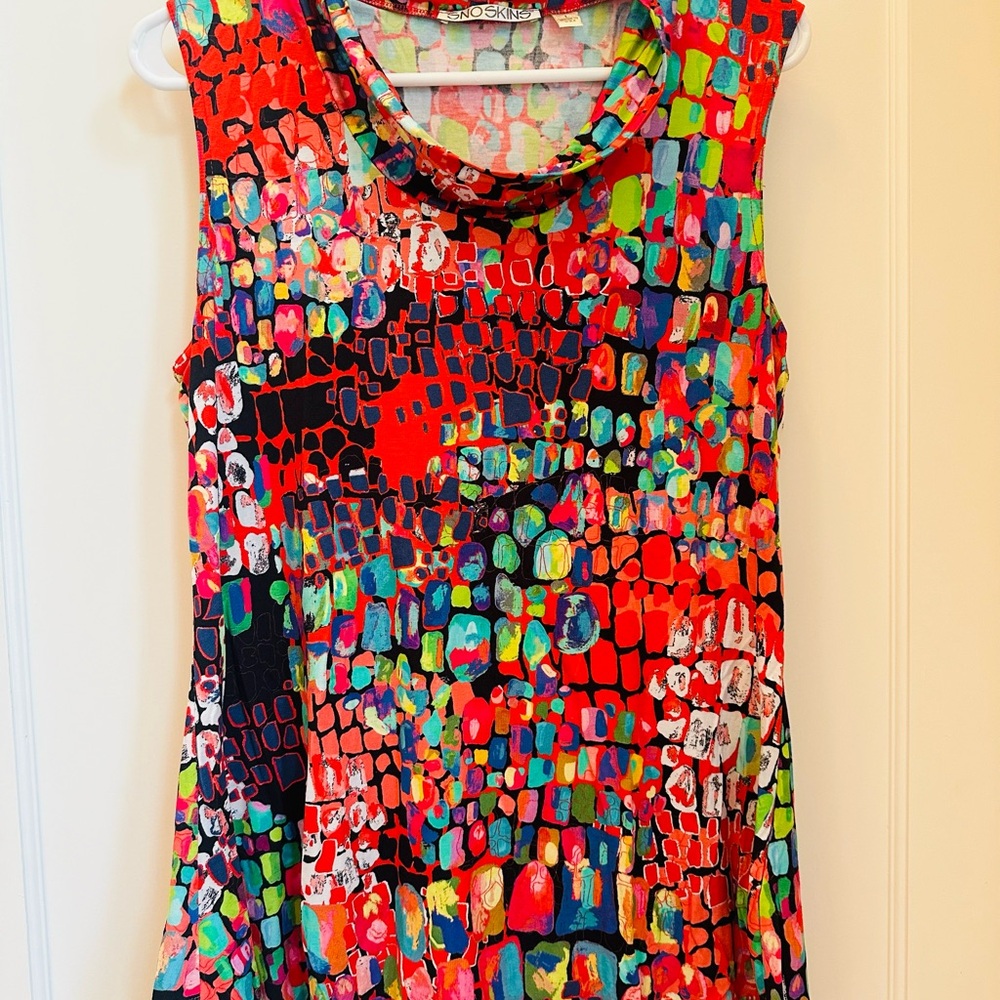 Snoskins Multi-colored Absract Cowl Neck Sleeveless Tunic in L, NWOT.  Gorgeous!